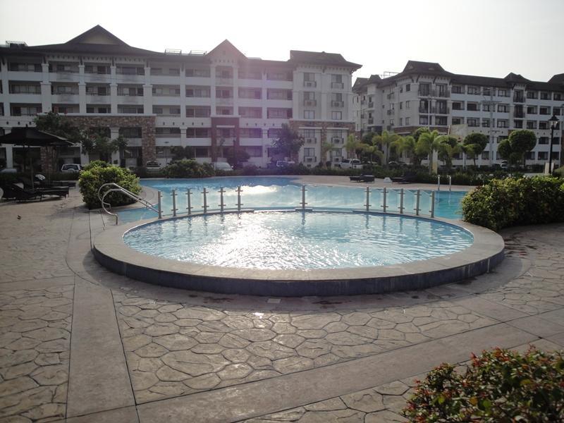 The Oasis Davao Condotel Экстерьер фото