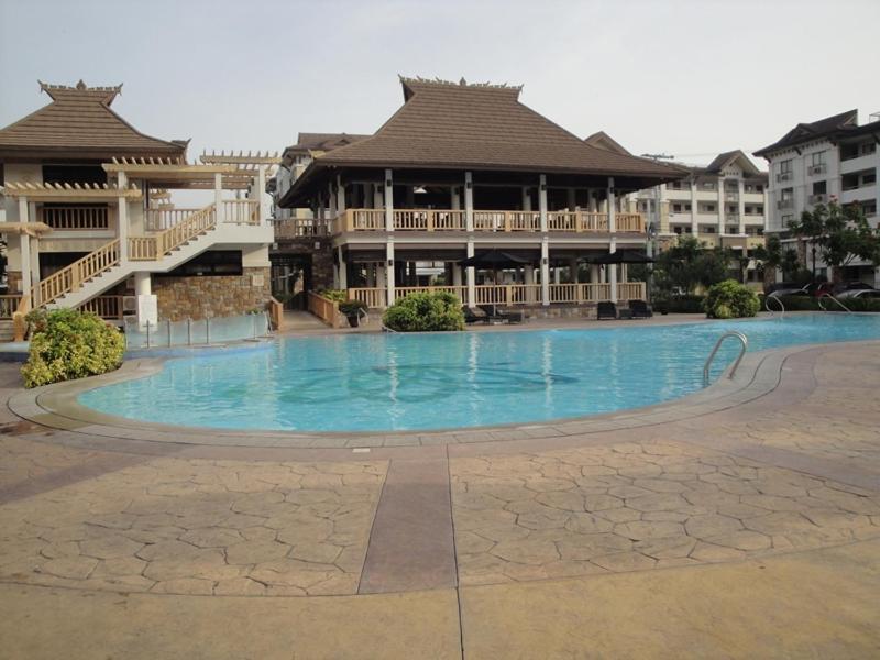 The Oasis Davao Condotel Экстерьер фото